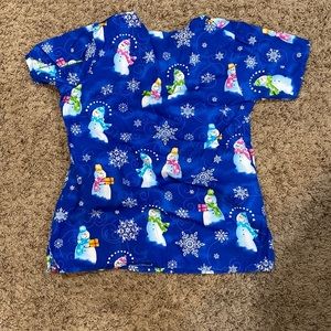 Blue v neck snow man top size medium